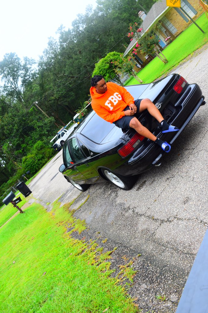 ysltres's tweet photo. Been my dream car since I was a kid. Manifestation is everything 🤞🏾🤞🏾. 

#95impalass https://t.co/fhjBoDN2lA