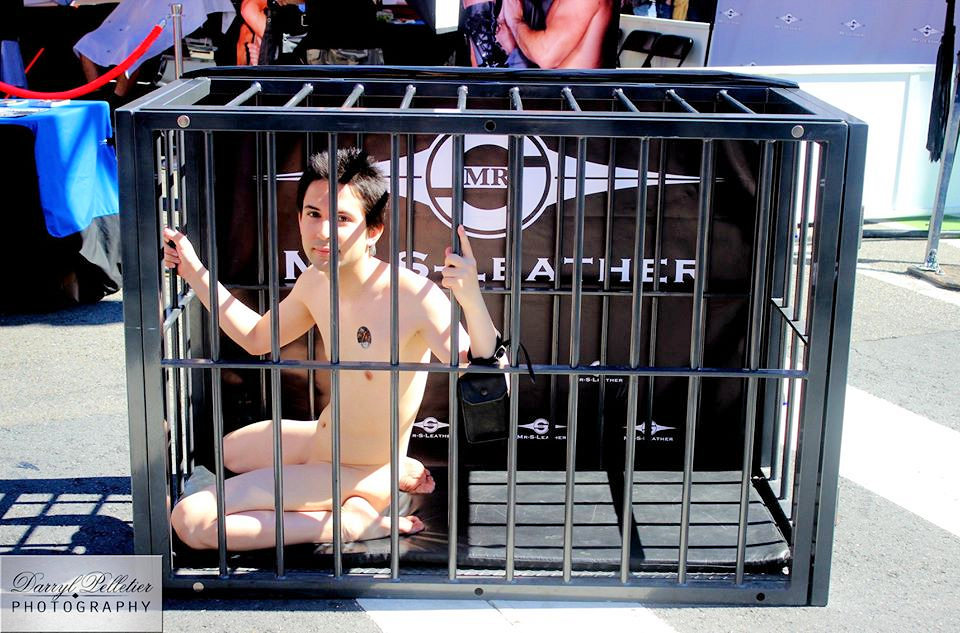 LGBTPhotoGuy's tweet photo. a #sub is locked up in a cage at the @FolsomStEvents @MrSLeather @ILoveGayLeather #kink #leather #leatherandkink #badboy #leatherpride #SF #SFKINK #sfleather https://t.co/2BNcLLbuIZ