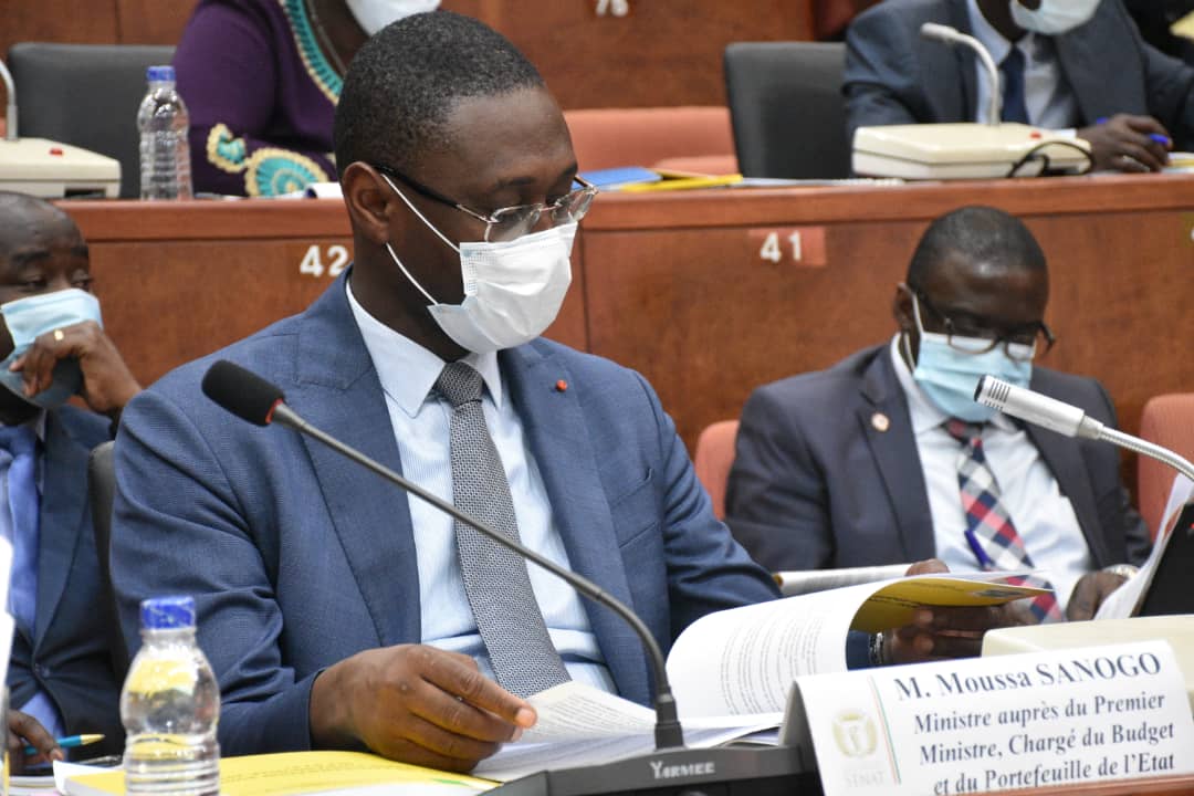 Senatci's tweet photo. La Commission des Affaires Économiques et Financières a reçu, dans le cadre du Débat d'Orientation Budgétaire, M. Moussa SANOGO, Ministre auprès du Premier Ministre chargé du Budget et du Portefeuille de l’Etat.
#Budgetprogramme https://t.co/yWC5gOabT4