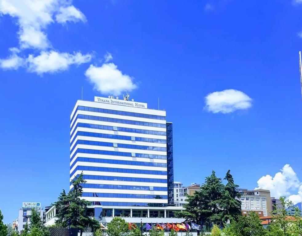 ubtja's tweet photo. My name is Tirana International Hotel, but you can call me 'pesmetkaçi' https://t.co/NFLPdeTcuP
