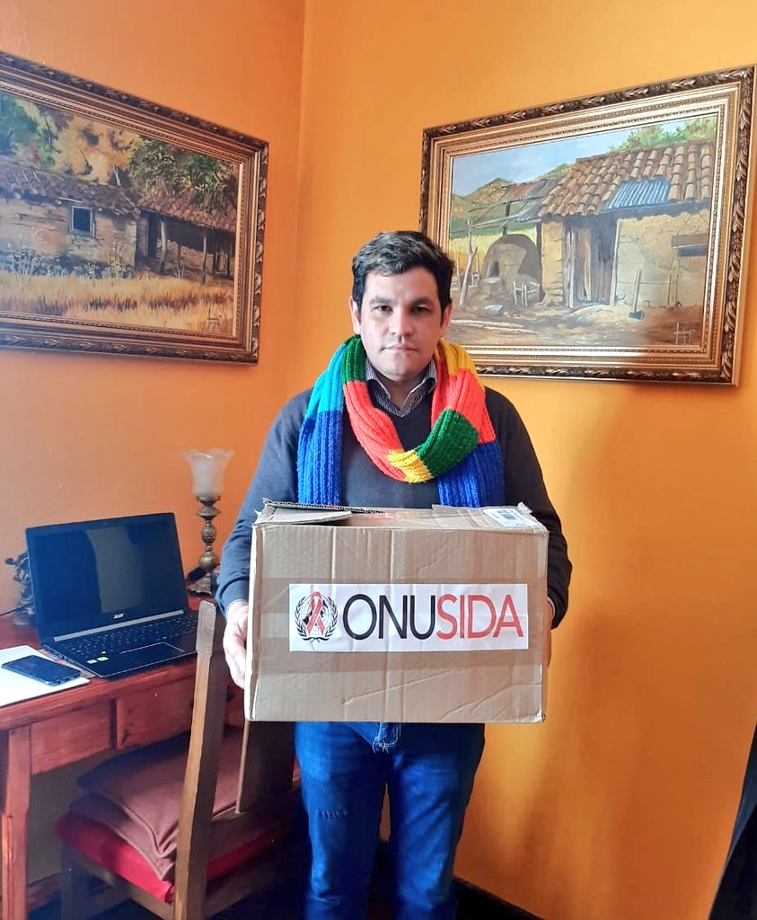 sidamaule's tweet photo. Gracias @OnusidaLatina por envío de 500 kits para Protección Personal (guantes y Mascarillas). apoyar a la comunidad en tiempos de COVID es nuestra principal preocupación y apoyo @CesrNunez  nos motiva a seguir trabajando a paso firme. cc @PNUDChile @opsomschile @ONUSIDAConoSur https://t.co/7YnR63AnP6