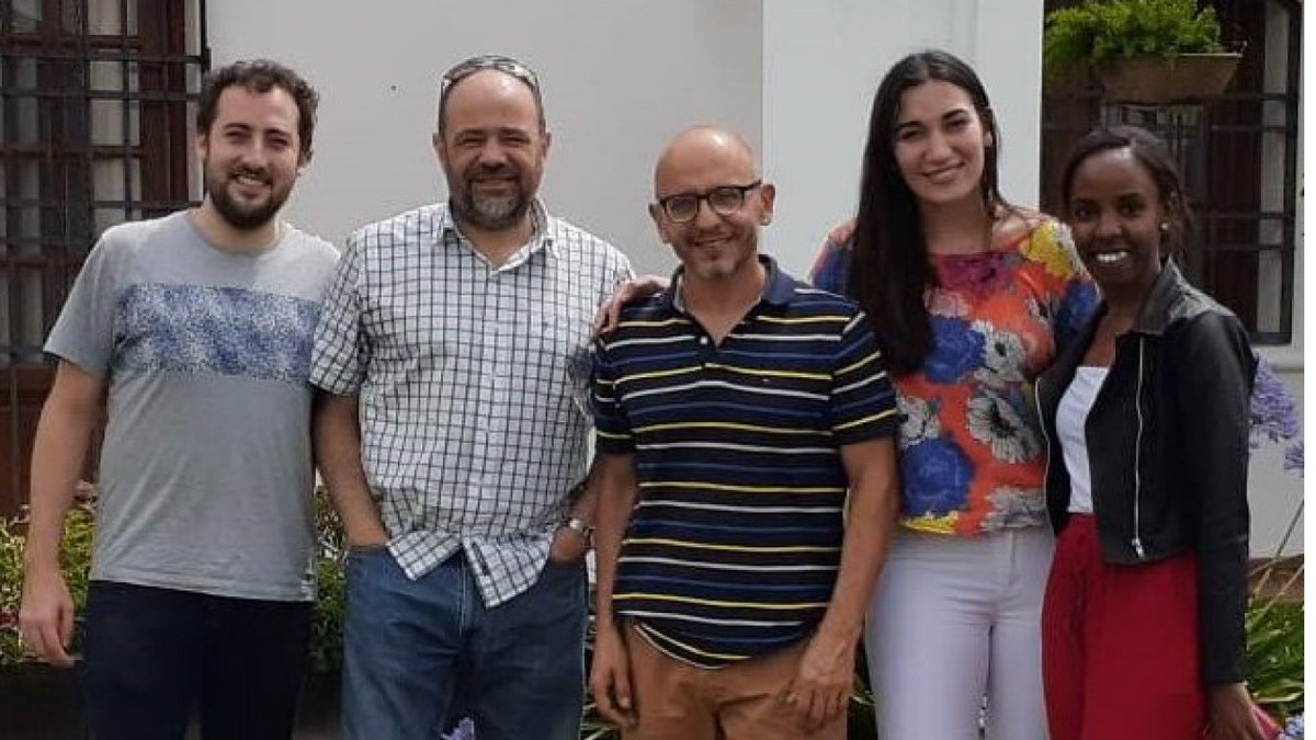 fcqoficial's tweet photo. Genomas cordobeses del #Covid_19: 6 claves del estudio coordinado por el Dr. José Echenique de #BioquímicaFCQ y #CIBICI @conicetcordoba Conocé más 👉https://t.co/vRtuIrHjJO
#FCQUNC https://t.co/MHKwa6asBJ
