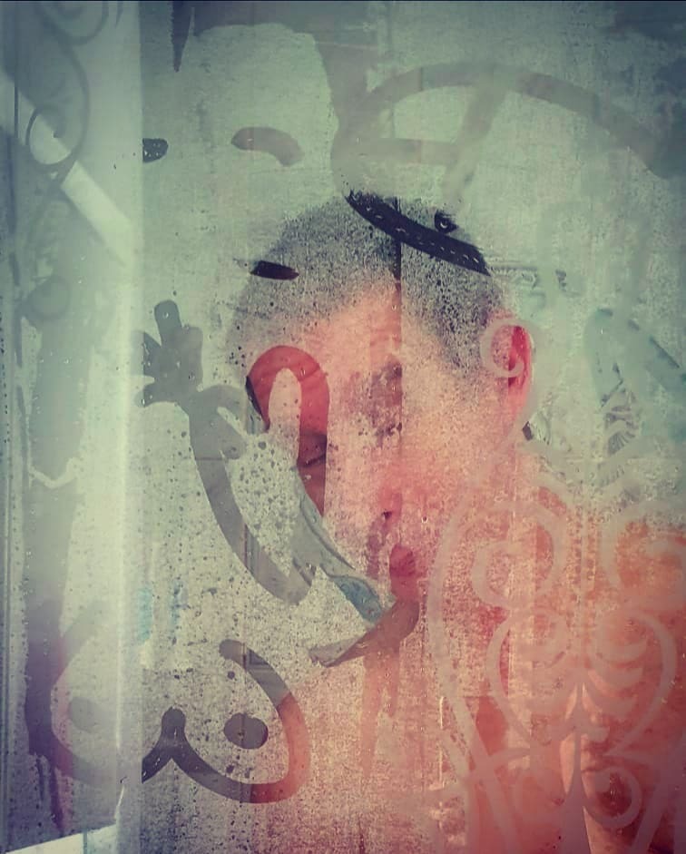 IBDBatman's tweet photo. Day 131 of #12WeeksofIsolation 

When you take a shower and you can't resist drawing on shower screen! 🤗

#knobs #hearts #boobies 

Stay Home 
Stay Safe ❤
😘💋 #IBDBatman 
#IBDSuperHeroes #IBDLife #Crohns #Colitis #IBD #HighRiskCovid19 #Convid19 #StayH… https://t.co/qT8fXU3bSO https://t.co/VEDK4R3WSh