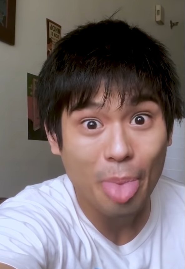 lazaro_london's tweet image. Anu meron sa week na to at parehong may pa-dila tong magkaibigan na to??? 

#HelloGameboys 
#GameboysEp9
#HelloStrangerEP5