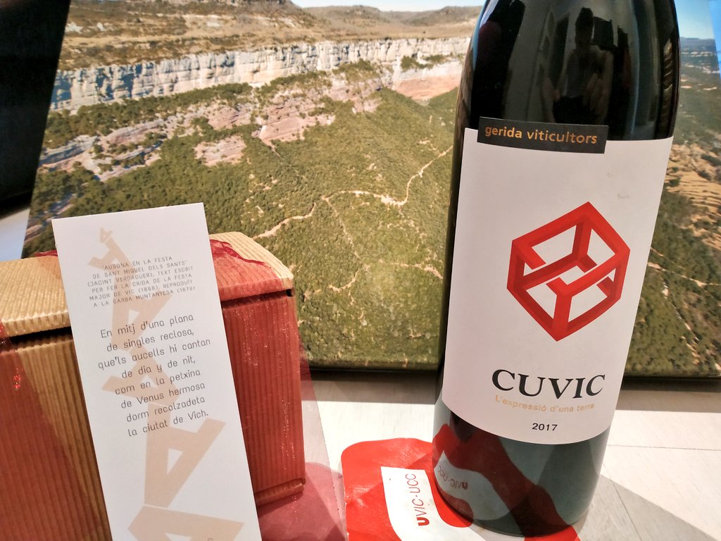 AlbertAragay's tweet photo. Connectant🍷#Cuvic -GERIDA (@CellerVins) - Conca de Barberà amb #Uvic - GDAiR (#equipgdair) - Osona. Hi ha maridatges que van més enllà del menjar i el beure, i la @LaNurialacuina els té molt per la mà. https://t.co/snxMb40mRs
