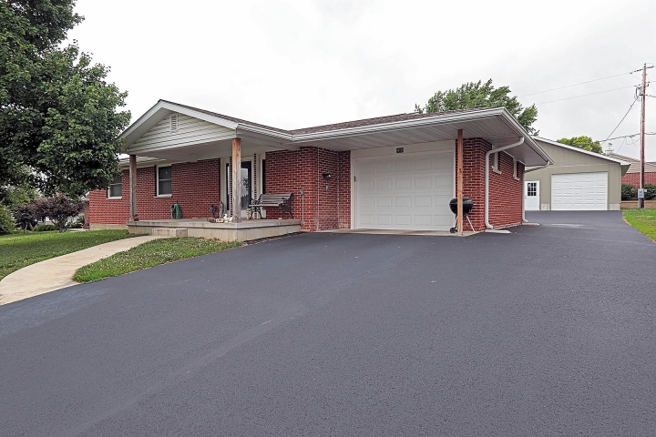 hvol's tweet photo. Single Family Home for sale at
415 Rozier Street , Ste. Genevieve MO
https://t.co/NLyJwLxaXH
#SteGenevieve #Missouri #RealEstate #HomeForSale #MLS #HouseViewOnline https://t.co/fP9irPf93P