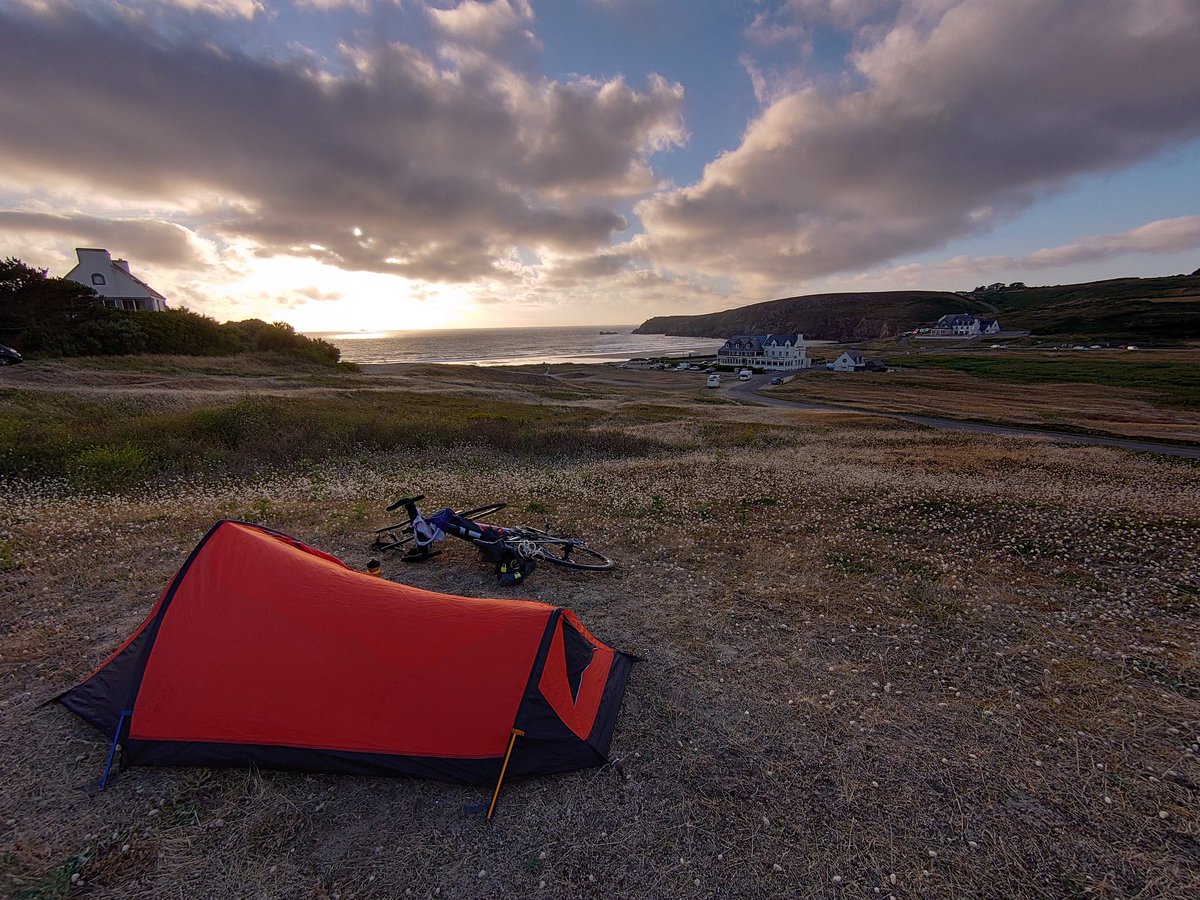 Zerf51's tweet photo. #VacancesAVélo 

Voilà c'est fini ! J'ai essayé de vous partager durant ces 2 semaines un peu de mon quotidien de voyageur à vélo.

J'espère que vous avez apprécié, et qui sait, ça vous a peut-être donné des idées ! 😉

En tout cas moi, j'ai adoré ! 😁 https://t.co/oVRfTolNUY