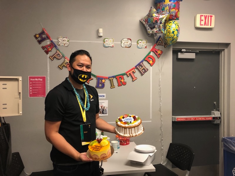 NCNatalieJ's tweet photo. Happy Birthday Brian ! 🎁🎁🎉🎉
@b_rez1 https://t.co/JckVBYsEIb