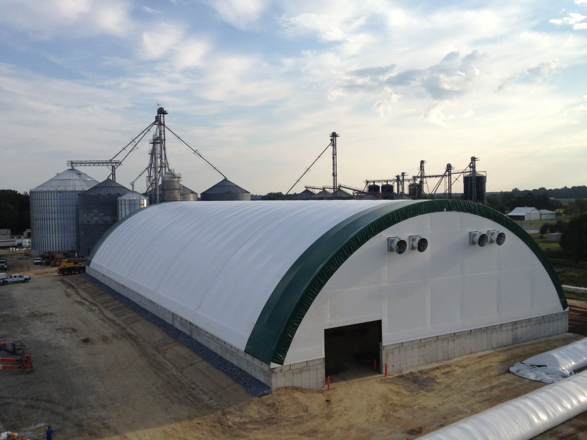 siouxsteel's tweet photo. #ProTecBuildings keep your grain safe against the elements! The cover resists tearing & leakage keeping your investments protected. Engineered for stability & strength, #SentryBuildings can store up to 5 million bushels of #grain! #ProTecBuilding #SiouxSteel #flatgrainstorage https://t.co/samLmmj57k