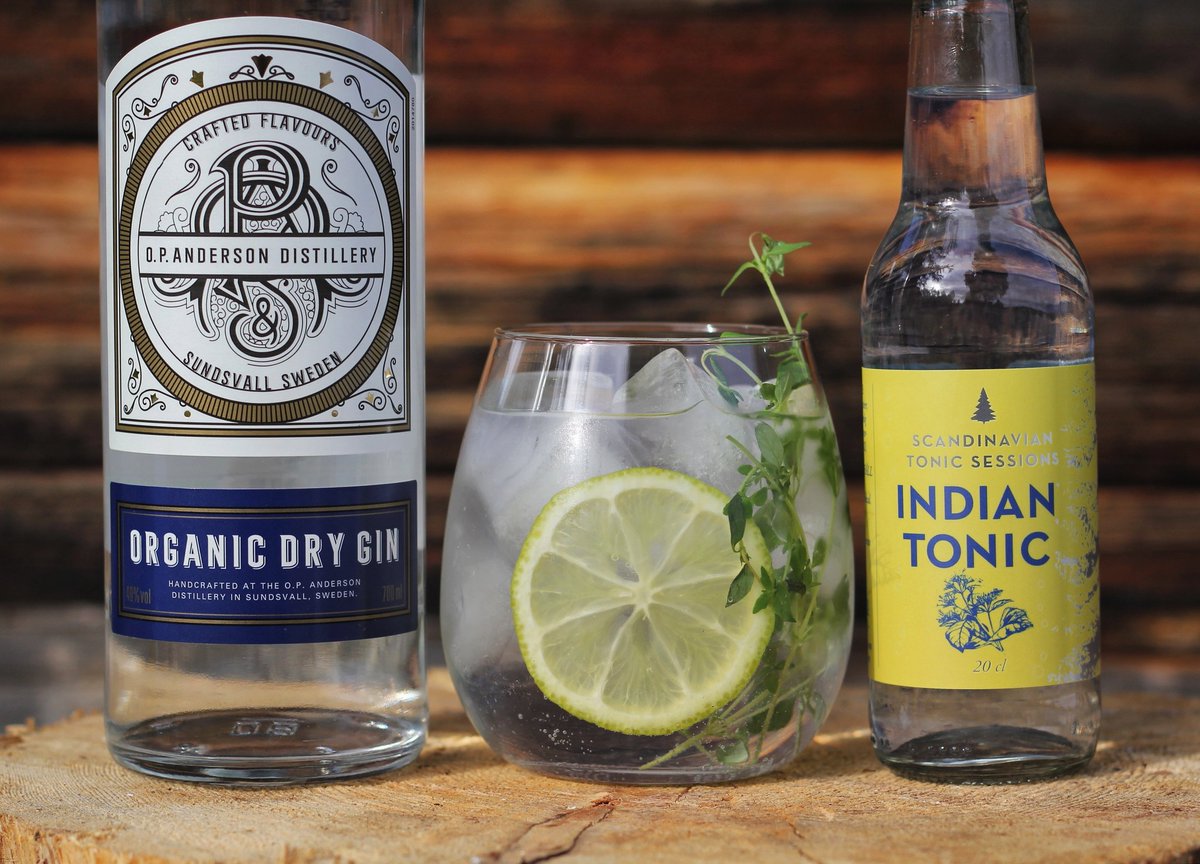 gin_loco's tweet photo. Tonights Gin & Tonic. O.P. Anderson Organic Dry Gin with Indian Tonic from Scandinavian Tonic Sessions, Lime and Thyme.
https://t.co/N7qZDwZwvn
#opanderson #scandinaviantonicsessions #lime #thyme #gin #ginandtonic #ginloco https://t.co/W4GiPyNdHU