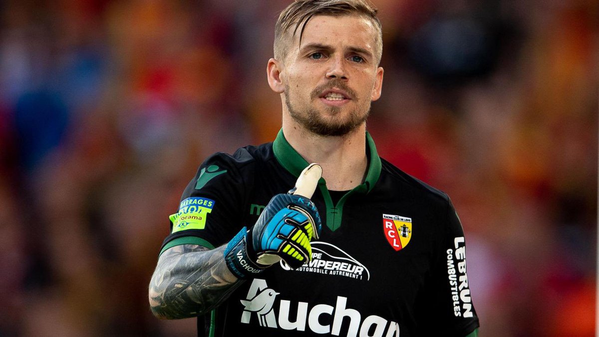 MercActuLens's tweet photo. ⚠️Officiel: Jérémy #Vachoux s’est engagé avec le promu et voisin @usldunkerque pour un an.
#rclens https://t.co/kxiBwT2tHQ