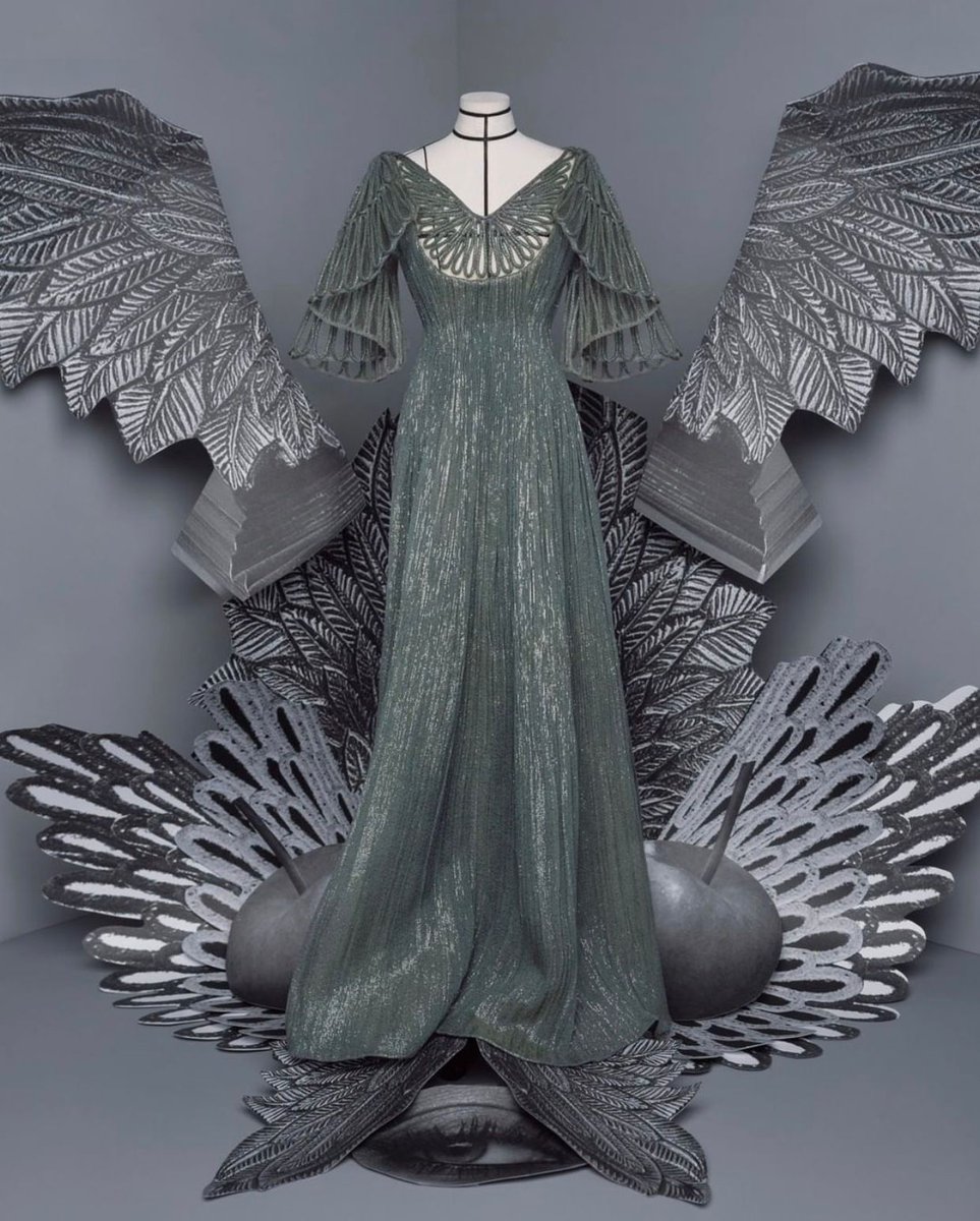 privylabel's tweet photo. Even in the midst of a pandemic, Dior presented 16-inch couture gowns in an enchanting short film to unveil their Fall/Winter 2020-2021 collection. The collection celebrates life and Dior's rebirth from the darkness of COVID-19.
•
•
•
📸 @Dior
#privylabel #DiorSavoirFaire https://t.co/MnP9i88DRf