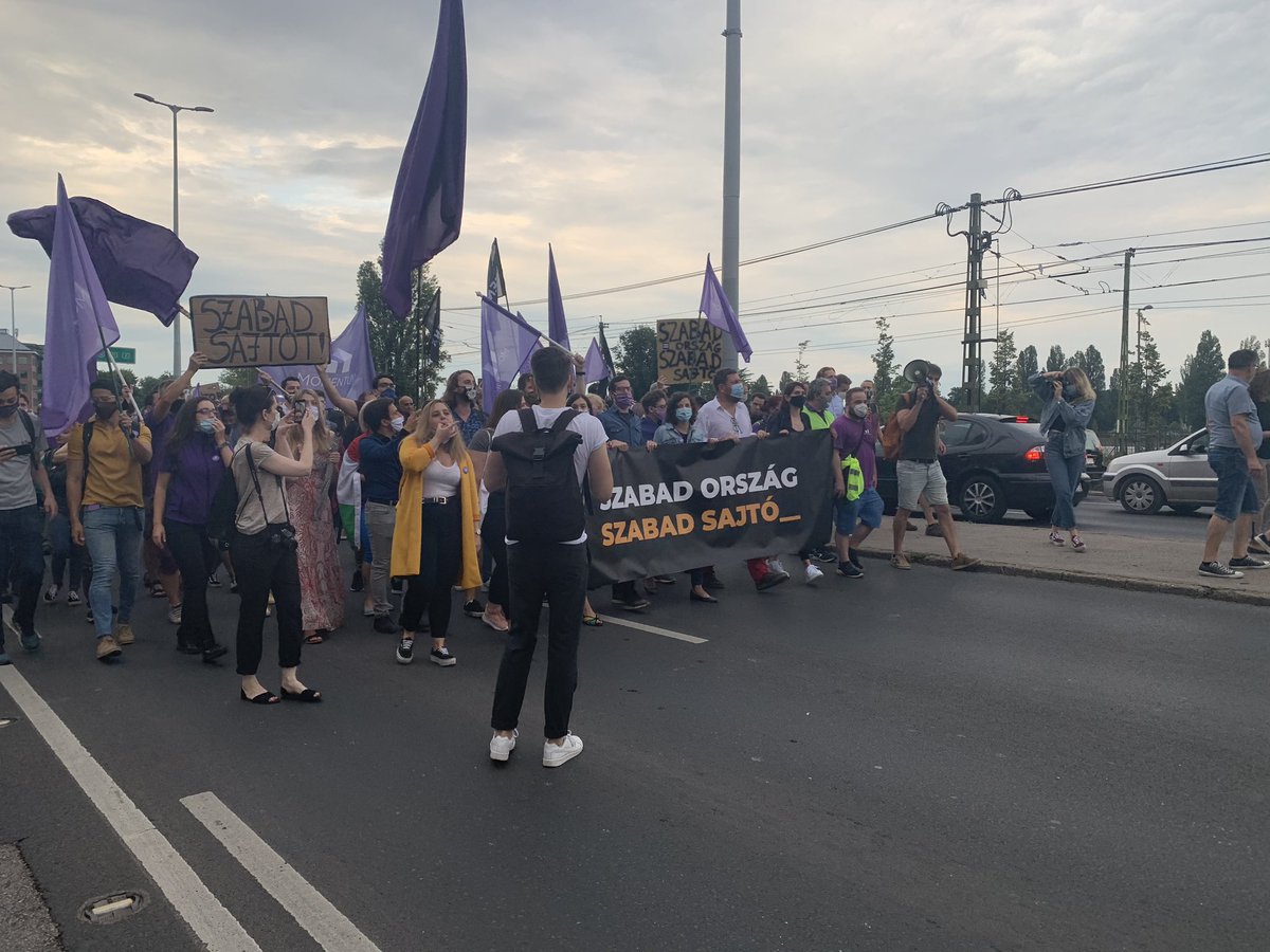f_katona's tweet photo. The Hungarian govt’s understanding of the #ruleoflaw apparently doesn’t include #mediafreedom. #indexhu is no longer independent. Resignations en masse by good journalists with backbones. https://t.co/lltQRl0Vvk