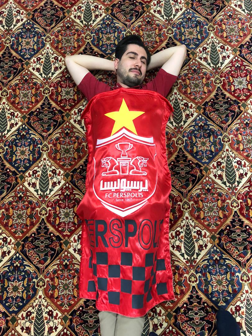 peymanbarsamoff's tweet photo. خیالمون از #پوکر #پرسپوليس راحت شد... https://t.co/n2At22EYzz