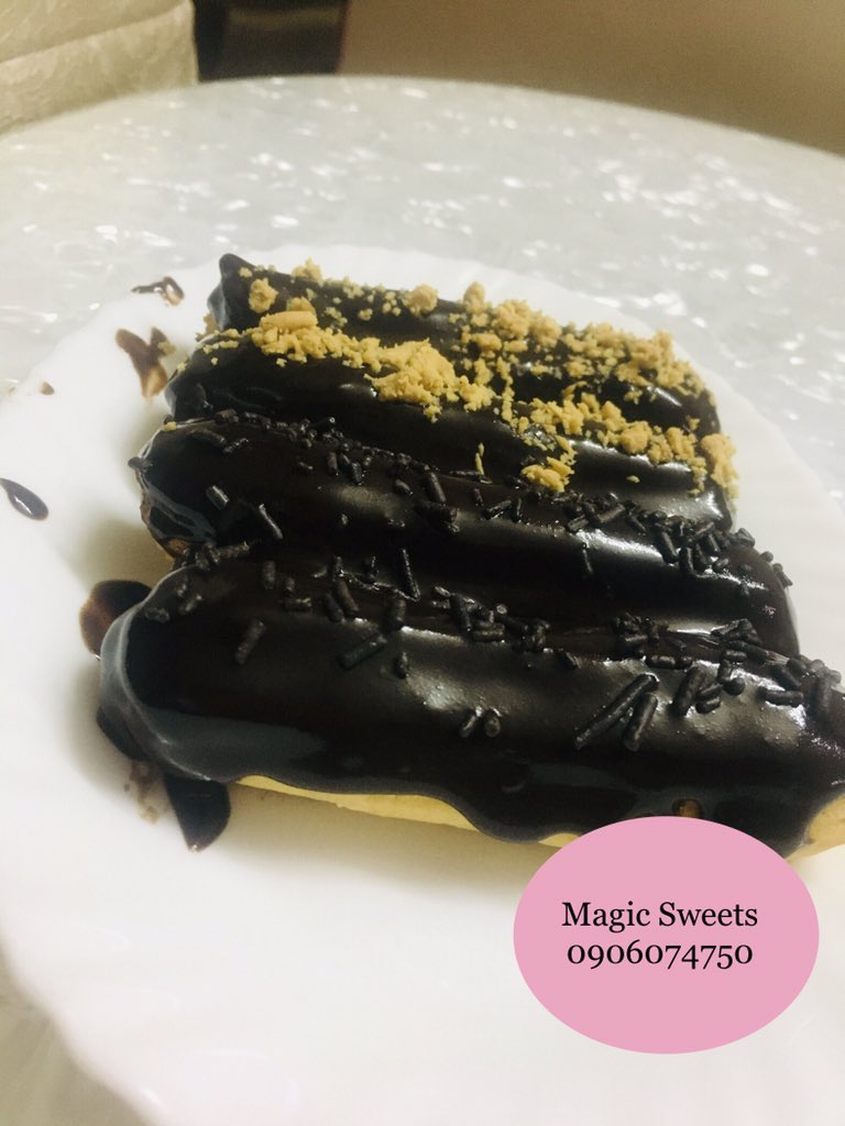 SHRjafer's tweet photo. إكلييير🤩🤩🤩 #Enjoy_the_flavor🤤 with fluffy eclair ♥️♥️♥️ price: 65 SDG for one piece🌹 https://t.co/qIEneqpWOq