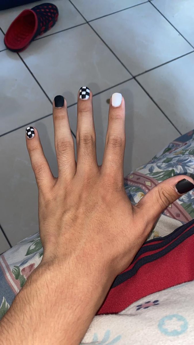 soficamilita's tweet photo. Hoy mi pelele me mando fotos de su manicura😂 me encanta lo maricona que se ve 😄

#pelele #sumiso #FimD #FinDominatrix #findomslave #paypigslave #paypig #EsclavoYAmo #diosatetona https://t.co/1fhR8WrEtl