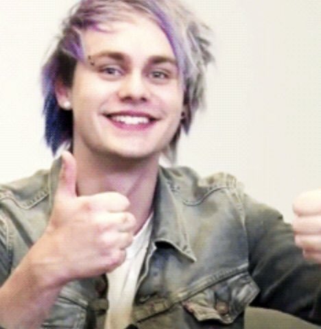 the purple hair  #MTVHottest 5 seconds of summer