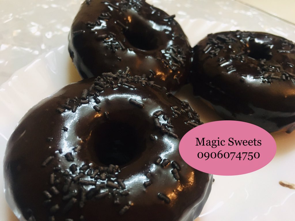 SHRjafer's tweet photo. #Donuts🍩🍩🍩 price: 60 SDG For one piece🌹 https://t.co/egIU5MyJ8b