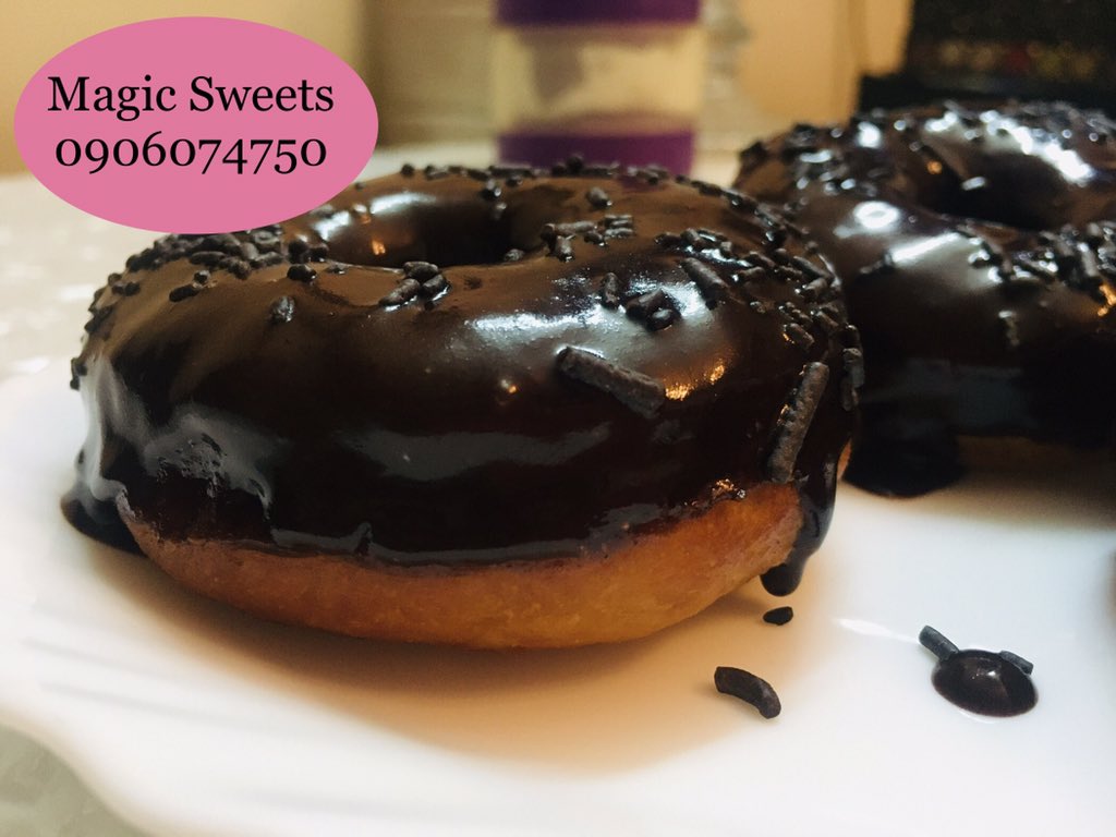 SHRjafer's tweet photo. #Donuts🍩🍩🍩 price: 60 SDG For one piece🌹 https://t.co/egIU5MyJ8b