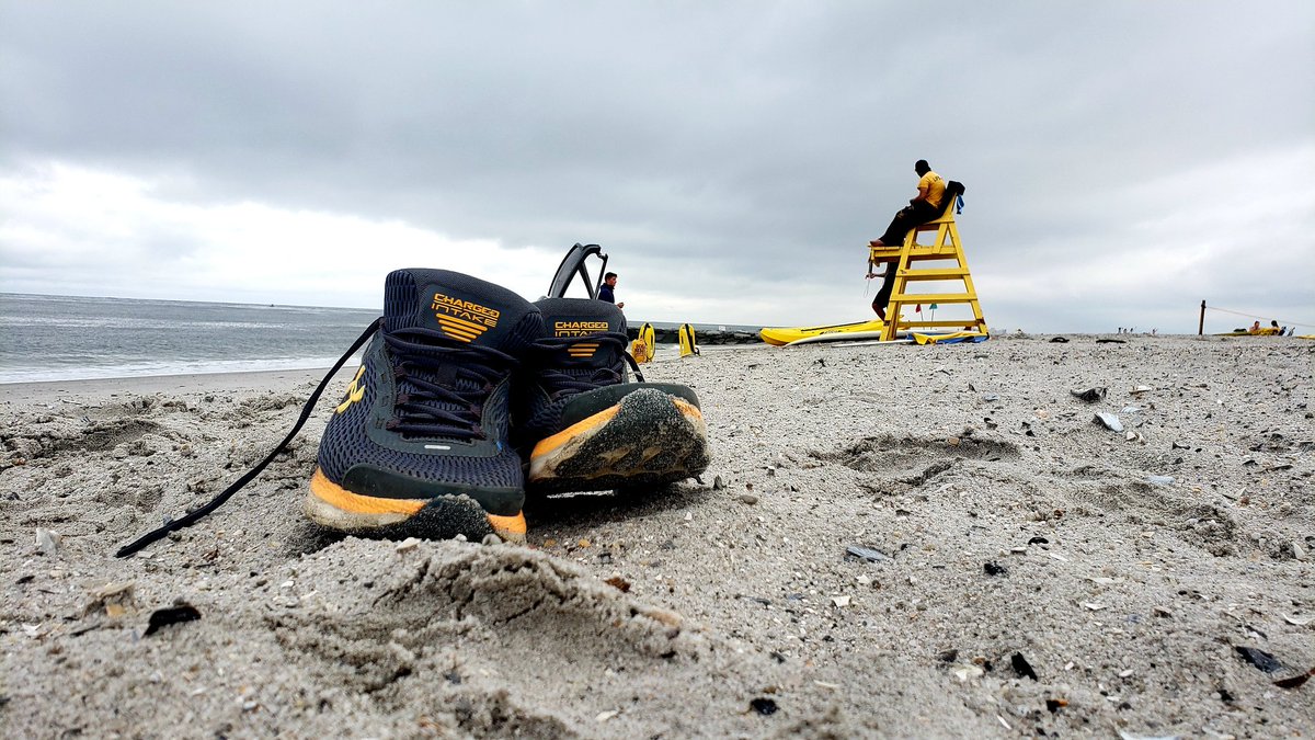 Matt_McCarthy00's tweet photo. FIRST PHOTO of #PandemicallySoft Guy after he whines, curses and grunts thru a 1.5 mile struggle/run on the sand. Thanks to @maureenbarry18 & @RamblinJesters for use of their beach training facilities. #DrivenByDisgust #NotTheLifeguard. https://t.co/9ea173OUSt