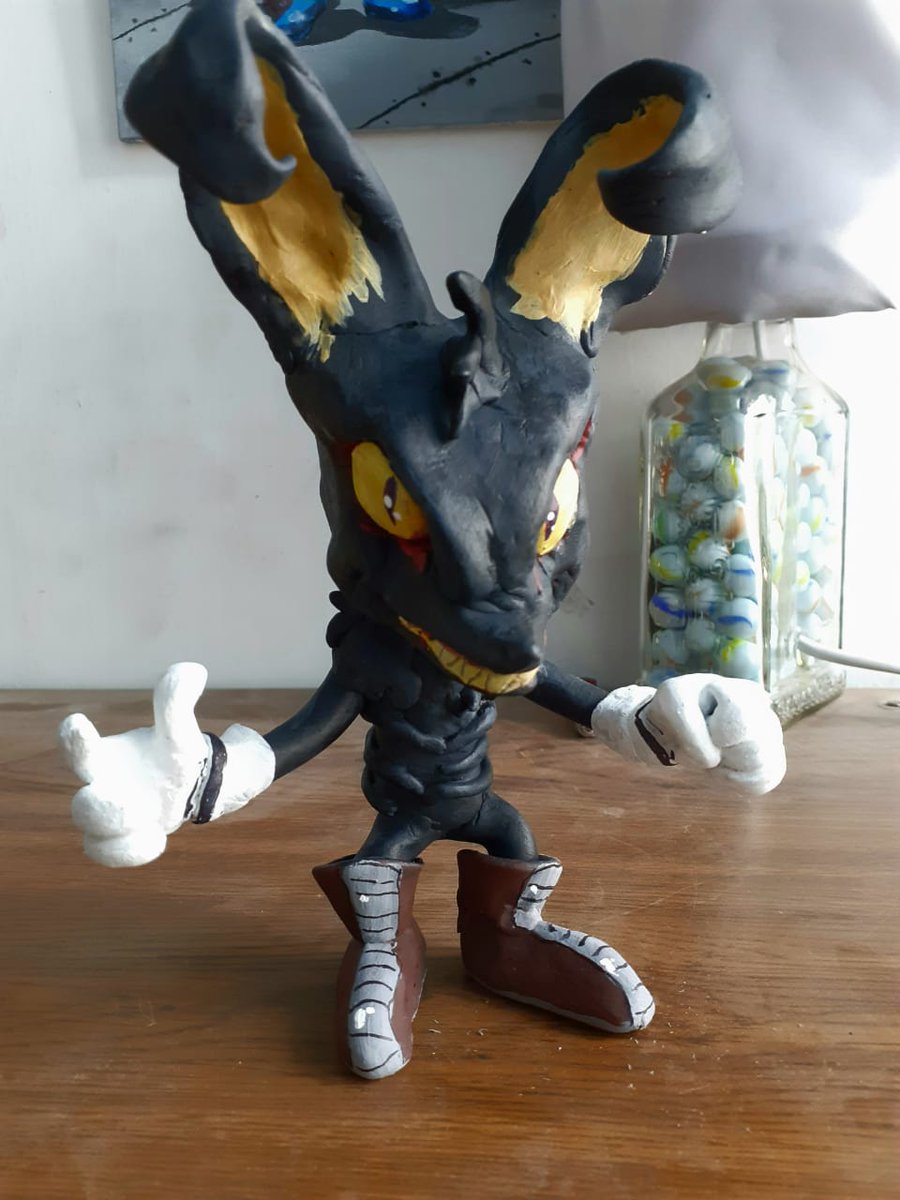 ZShikuto's tweet photo. Esta es una figura estilo #funko , pero no tanto, no soy muy fan de esos, de uno de mis personajes, Madoom.
#moldeado #escultura #toys #characterfigure #toysdesing #art #Oc #cartoonstyle #evil #villano #furryart #artemexicano #myart #mycreativebiz #stayhome #funkoquenoesfunko https://t.co/PhePGtaiNw