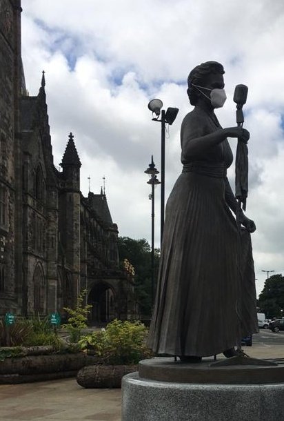 A huge thank you to everyone who is doing everything they can to avoid another #coronavirus #lockdown, as you'd expect, our Gracie is getting right behind it. 😷 #facecovering #facemask