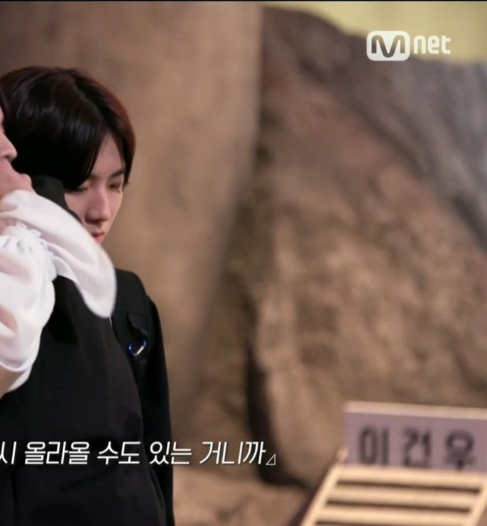 misslayla__'s tweet image. so rumours are all around about this name plate that said to be Geuno?!? I just don't anymore😭if this is true then pleaseee lets vote for Geuno!!
GEUNO DEBUTATION!!!
#ILAND_EP5