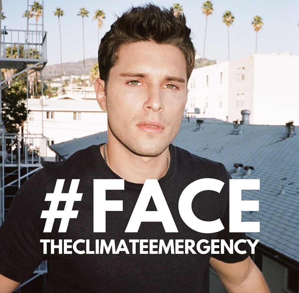 archiveronen's tweet photo. Time to save the planet
#FaceTheClimateEmergency 
📸 by Jasper Rischen

SIGN HERE: https://t.co/hSCCyzUl8L https://t.co/iqrPuozwiH