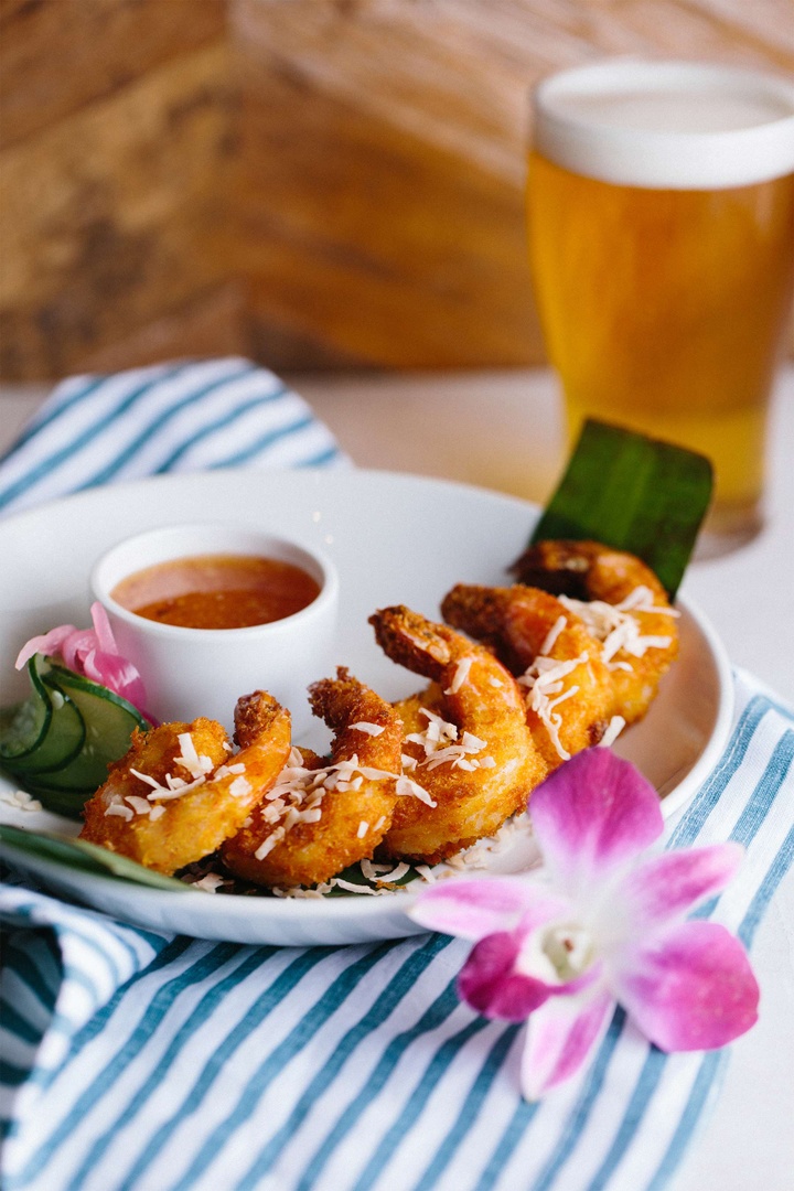 Our kind of appetizer! 🍤  Join us for lunch or dinner Thursday-Sunday 12-8pm and order Crispy Coconut Shrimp. 
dukeskauai.com/menus/dinner/