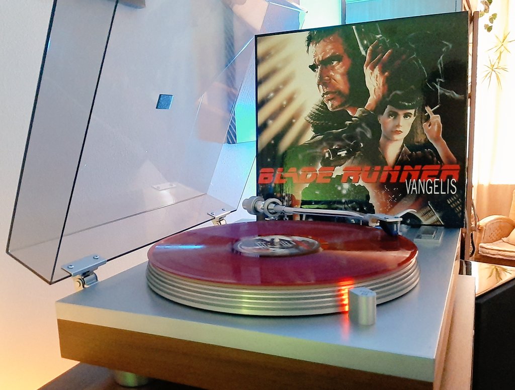 erikvrijdenker's tweet photo. 👁🎶🎵🎶🎹 #vangelis #bladerunner #audiofidelity #redvinyl #sacd #superaudiocd #vinyl #vinylcollection #vinylfreak #vinylpassion #musiclover #yamahaturntable #yamahacds1000 #yamahaAS1100 https://t.co/hNwrgztRU0