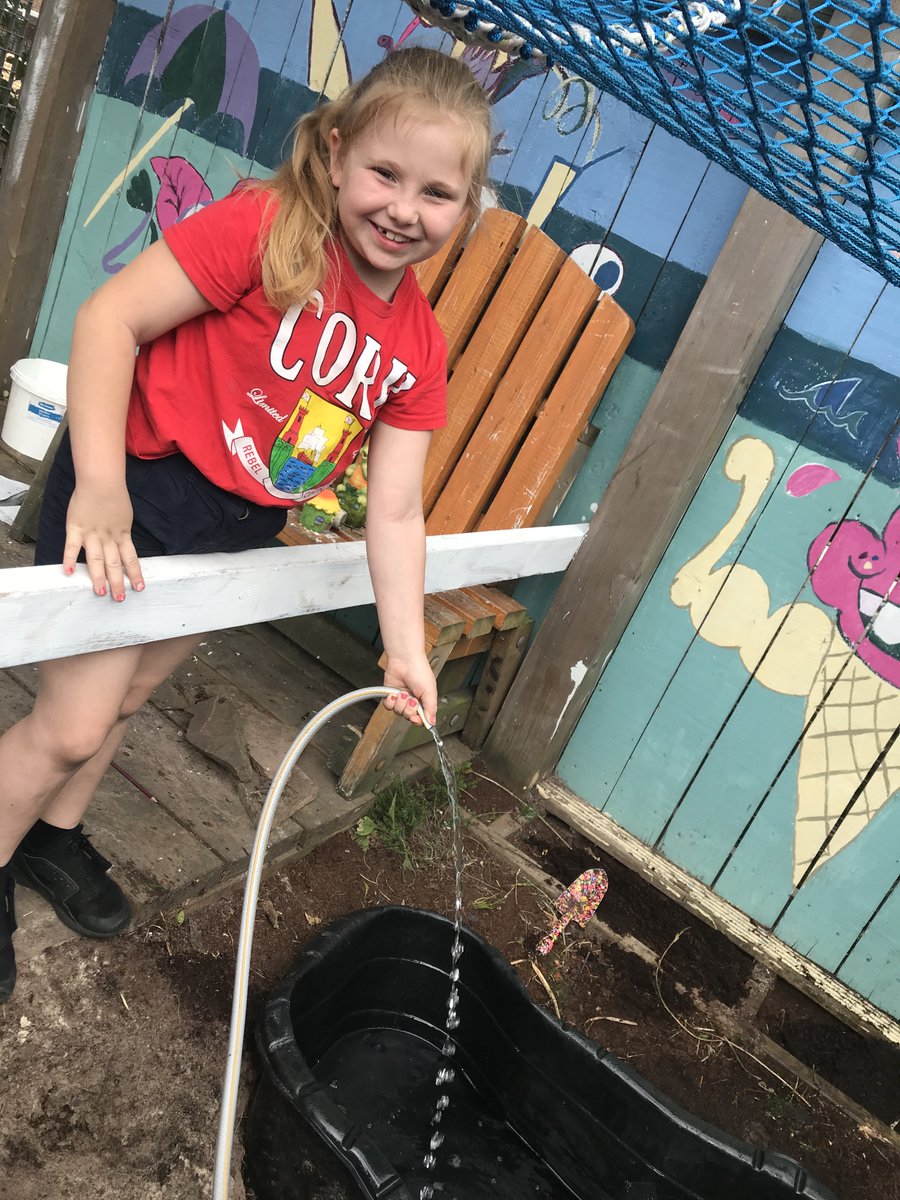 awesome_cic's tweet photo. #ProjectPond is well & truly underway at Cornwallis Adventure Playground! Well done guys! 😀
#FunComesFirst #PlayMatters #playworker #islingtonchildren #islingtonkids https://t.co/1MqljIm6yY