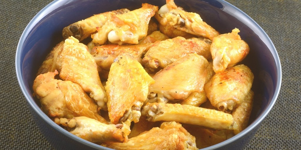 tastyldumpling's tweet photo. I LOVE CRISPY CHICKEN WINGs but not so much the fat that comes with this. This Friday's vlog premiere will be "How To Bake Crispy Chicken Wings".
https://t.co/YeRrKwWXTq
#tastylittledumpling #chickenwings #crispychickenwings #bakedchickenwings #chickenwingrecipe https://t.co/S2CvMgRzj4