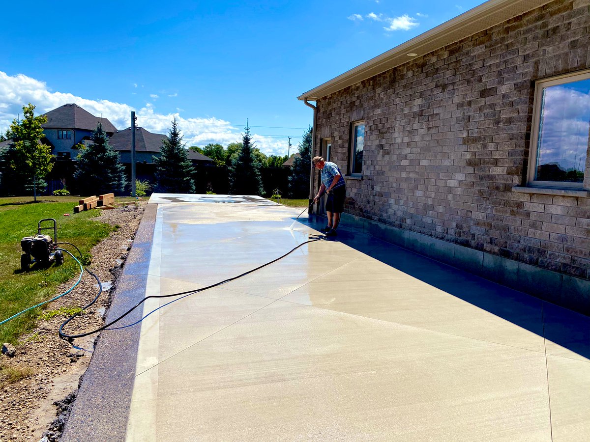 MdMcLean1's tweet photo. Conned my retired father into power washing my house and cement project so we can seal it tomorrow.. Role reversal as life goes on I guess 🤷‍♂️... I always said wear the old out before the new... 😬.. https://t.co/U6RnoeuY8O