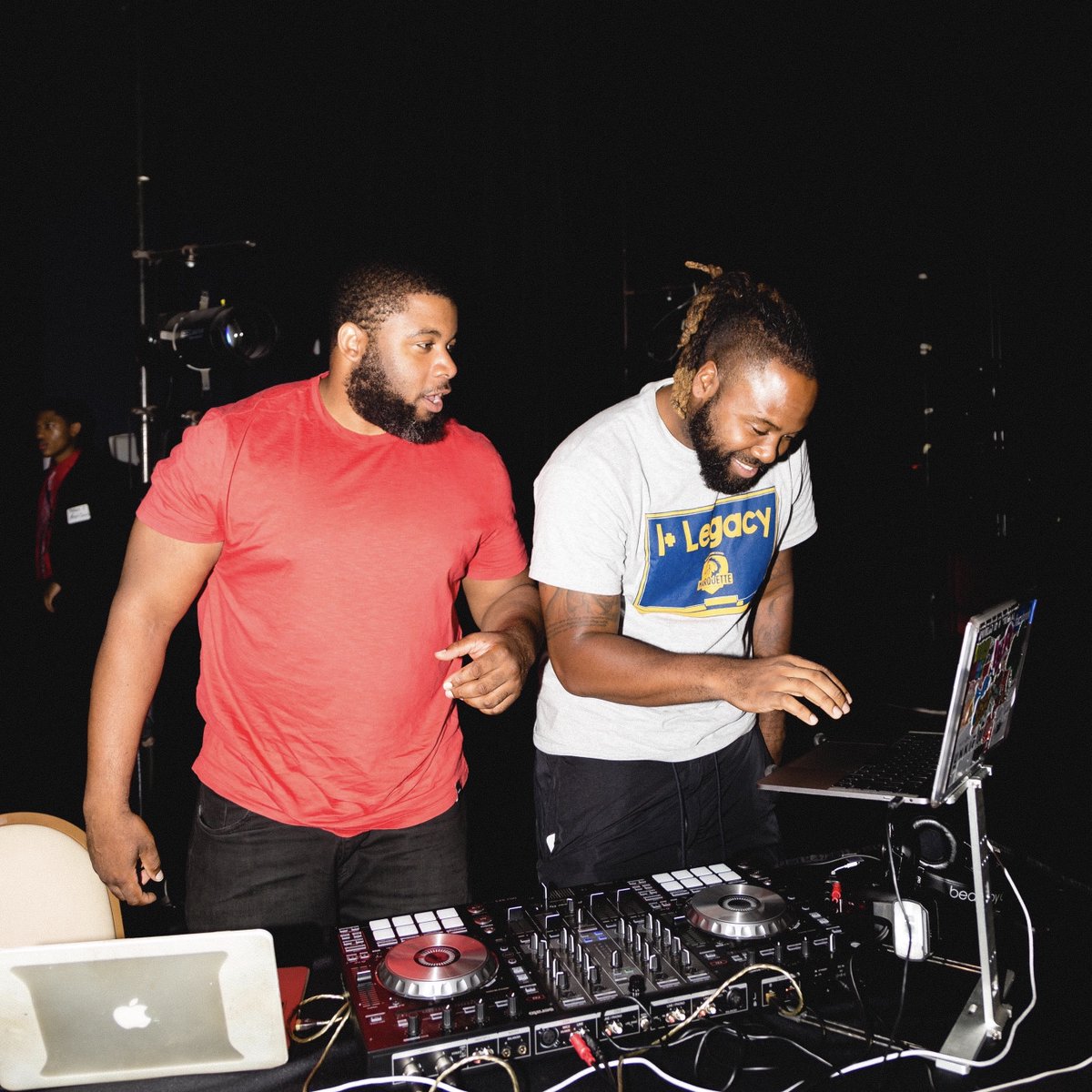 ChiFLAE's tweet photo. #MYCHIMYFUTURE SATURDAY DJ SERIES: This week, it's 3β4PM with DJ HotRod and DJ BMan π§ β and @chicagosmayor, me and youth across #Chicago. Live on IG: @HOTROD065
#OwnYourFuture #OwnYourNow https://t.co/bYPB4zwTX5
