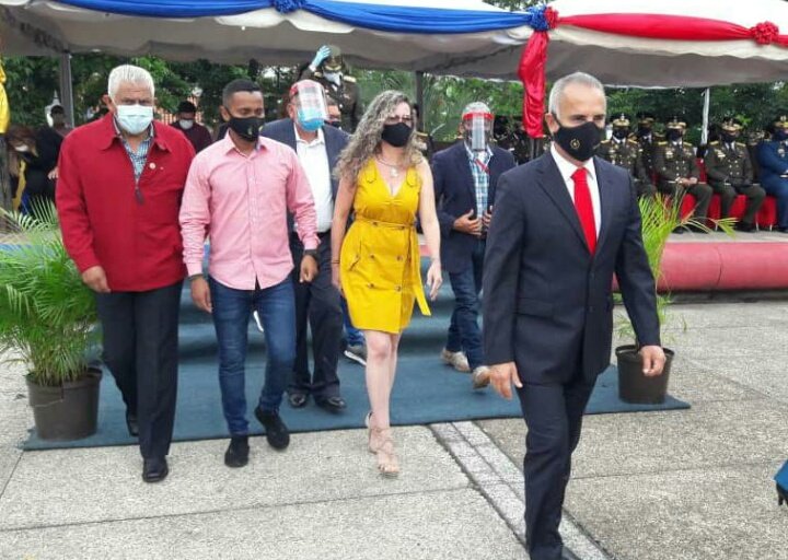 charlychaves's tweet photo. #24Jul || Conmemorando los 237 Aniversario del Natalicio del padre de la Patria, Simón Bolívar, en compañía del Protector @FreddyBernal, autoridades militares y Consejo Legislativo del Estado #Táchira.
#237AñosEnCombateVictorioso
#GraciasPuebloHeroico
@NicolasMaduro @PSUVTachira https://t.co/VkYcGJcsz5