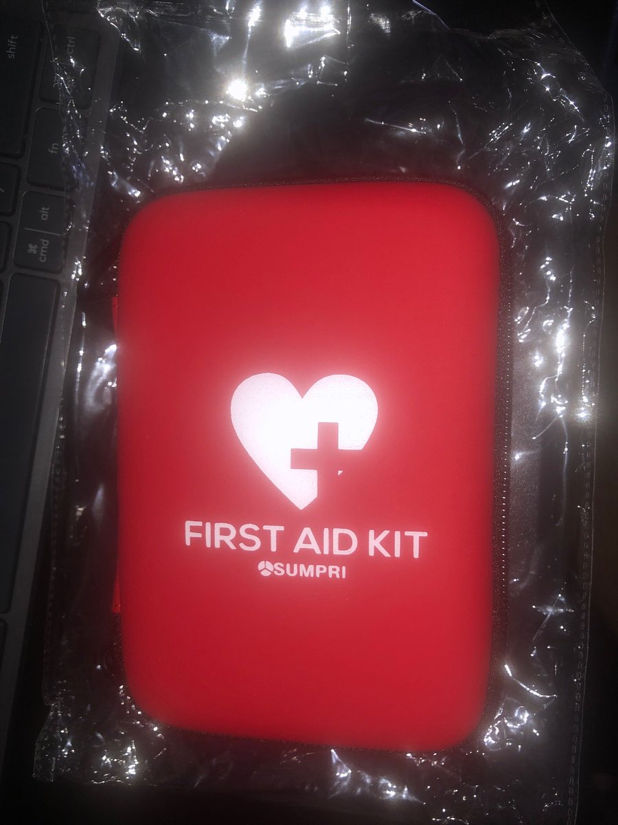 Guyville_Review's tweet photo. Its always good to have a first aid kit on hand at all times. Small and compact be carried in a bag, purse or just left in the auto.

https://t.co/gVeojQsRWa
#sumpri #firstaidkit #minifirstaidkit #Emergencyfirstaidkit #survivalkit #campingfirstaid https://t.co/J5jy7tFgxB