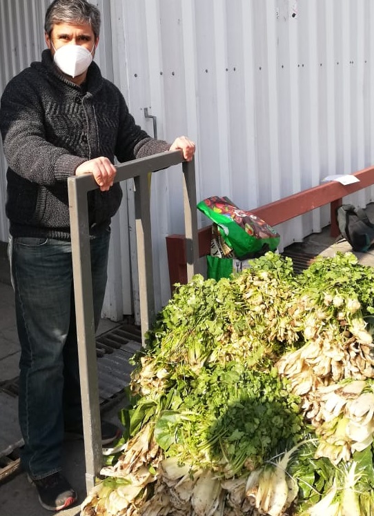 PlazaLillo's tweet photo. El 23 de julio realizamos la primera compra juntxs en
la Red de Abastecimiento Plaza Lillo. Gracias a la asociación con la cooperativa La Cacerola, pudimos cumplir el sueño de autoabastecernos con productos de“Pueblo a Pueblo”, cooperativa que trabaja con pequeños productores. https://t.co/M7RXaQJt0G