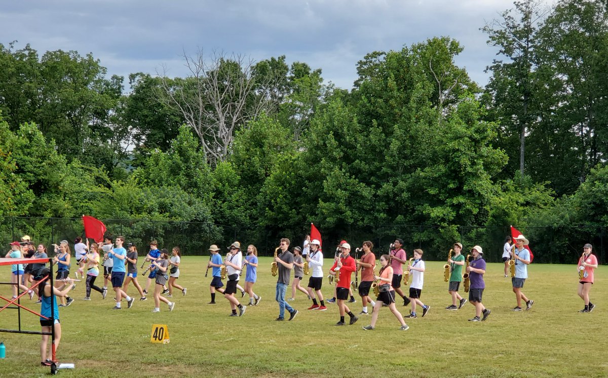 #DontStopTheMusic 🎶 HS students are at Band Camp amid Covid-19 health protocols. Willing to do what it takes to play music together.❤ Big competitions are cancelled, but they look forward to presenting a really fun show at football games. #SignalCorps  #SMMHSSoars <a href="/SmmhsBands/">SMMHS Bands</a>
