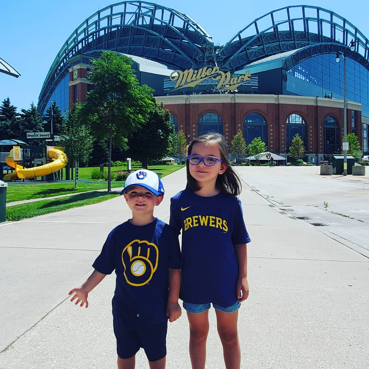 caitlinn_d's tweet photo. Happy Opening Day! @Brewers @ChristianYelich #WeMissedBaseball https://t.co/PQfYNL1qZ3