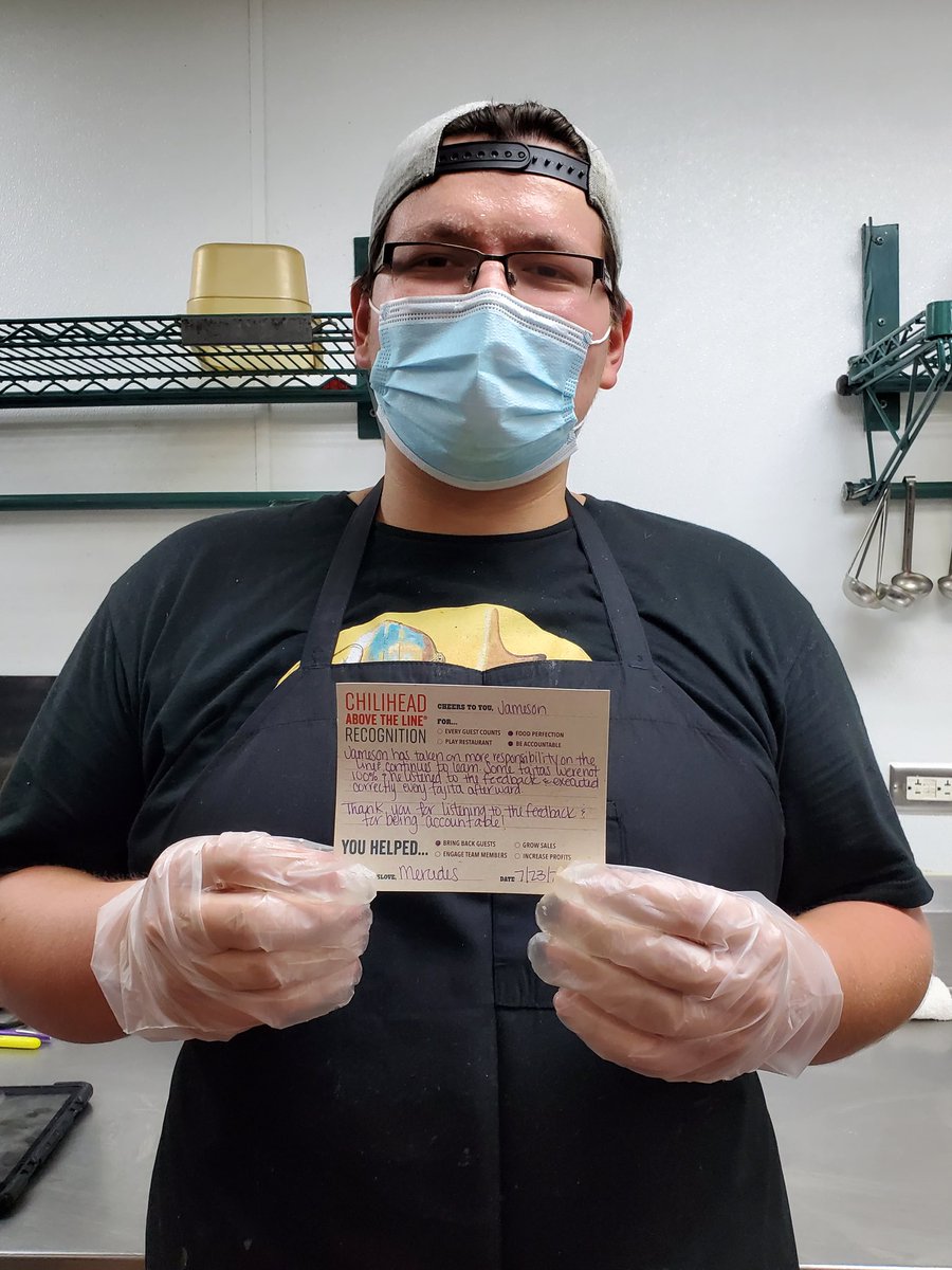 Mercedes_C15's tweet photo. Jameson has been consistently progressing on the line. Gave some #focusedfeedback on some fajitas & he executed the feedback 100% thereafter. Thank you for all that you do, #beingaccountable & for #bringingguestsback. @c_2wood @jchavi10_ @BeechKarly @bob_ortolan #chilisbaycity https://t.co/pDgk52O59K