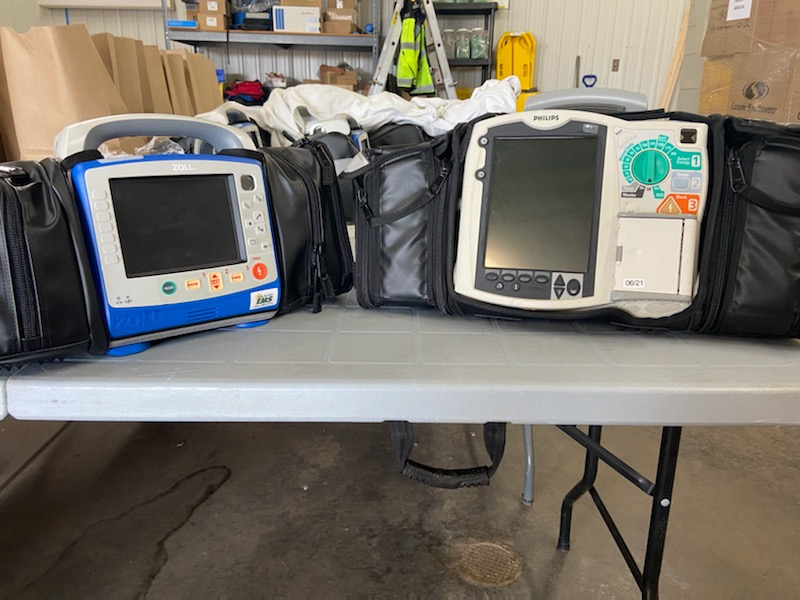 IslandEMS's tweet photo. Out with the old and in with the new! The new Zoll monitor's are transitioning through our vehicles very quickly today with excitement. Thanks to our paramedic teams on day shift today who helped and our opps teams for all their hard work. @ZOLLdatagirl @zollemsfire https://t.co/9TOS5vH1rt