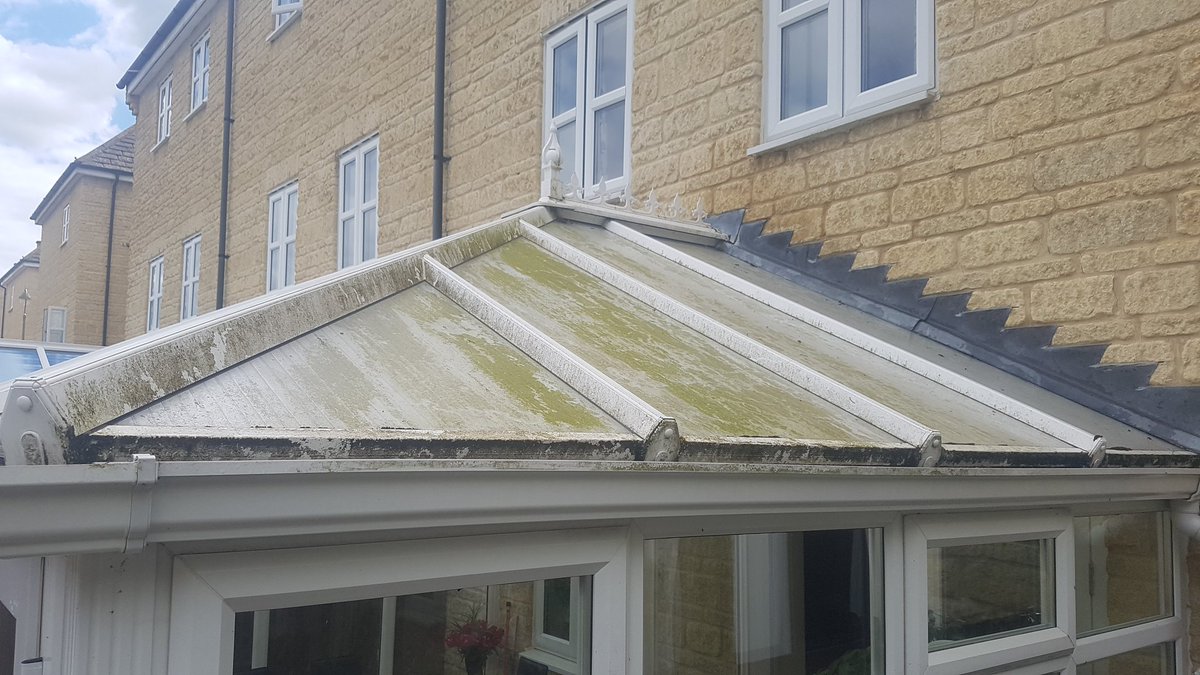 sheen_ro's tweet photo. Great end to the week using the gutter vac to clear out customers gutters ready for the autumn, and also a cheeky conservatory restoration #witneybusiness #housecleaning #madleypark #conservatoryclean https://t.co/EINEVVU671