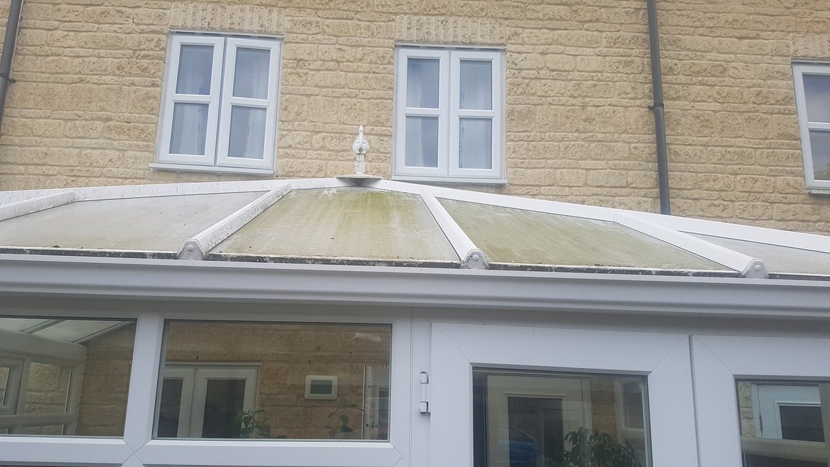 sheen_ro's tweet photo. Great end to the week using the gutter vac to clear out customers gutters ready for the autumn, and also a cheeky conservatory restoration #witneybusiness #housecleaning #madleypark #conservatoryclean https://t.co/EINEVVU671