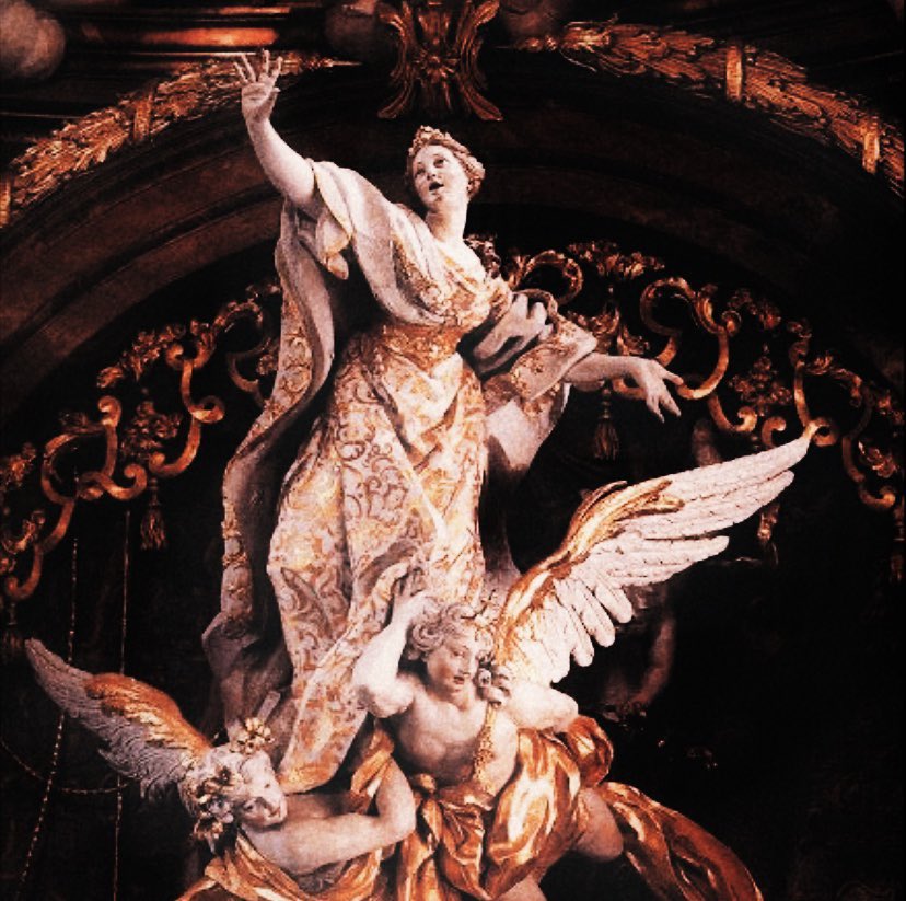 Saboreio os teus lábios na dança  dos teus pecados. Respiro de ti as memórias perdidas como uma ninfa no desesperos do teu abraço.