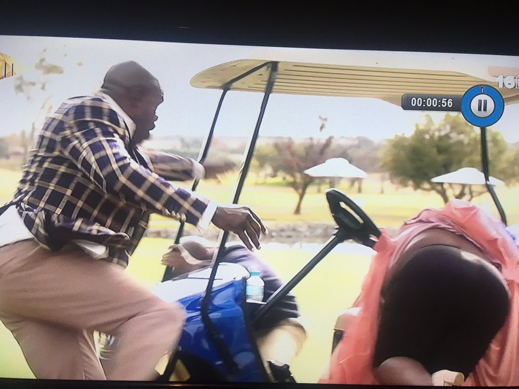 oficialThomas21's tweet photo. Shots fired e shobile take cover 😂😂😂😂😂#TheQueenMzansi https://t.co/XRTTm8R9OW