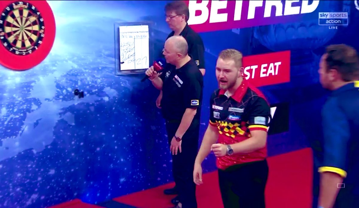 livedarts's tweet photo. DIMITRI DOES IT AGAIN 🇧🇪

Dimitri van den Bergh is through to to the Semi-Finals on his Matchplay debut after a 16-12 victory over Adrian Lewis with a 99 average and eleven 180s! 👏🏻 #WorldMatchplay https://t.co/Nr1vXus529