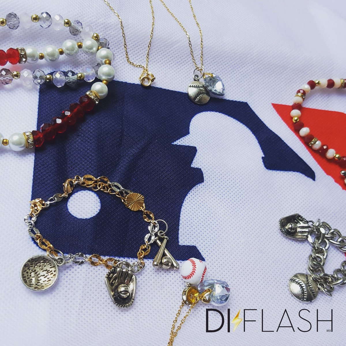 diflashmxbackup's tweet photo. ⚾️YO AMO EL BEIS.💖

📨📬Envíos a todo México por MexPost en pedidos por DM. 💲 $50.00 pesos 

💻️ Tienda en línea y🚈entregas en Metro y Metrobus de la CDMX
.
#Accesorios #Baseball #Beisbol #Aretes #Pulseras #Joyeria #MlbMexico #cadenas #OpeningDay #YoAmoElBeis #GanaleALaCrisis https://t.co/nWvpUpYtNt