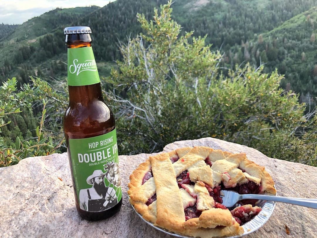 squattersbeers's tweet photo. Happy #PieAndBeerDay to all of our fellow Utahns! 🥧🍻🎉

What delicious pairings are you celebrating with? #SquattersBeers #SquattersBrewery #HopRising
📷: @parkcityrestaurants https://t.co/lfJcnTZXvK