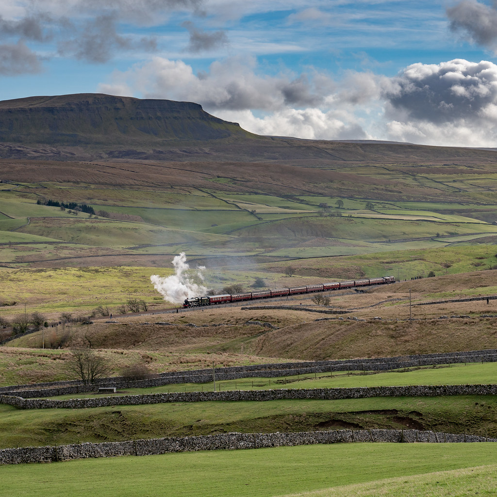 VNYorkshire's tweet photo. Selside is a small village in #Ribblesdale in North Yorkshire. It lies 2 miles N/W of #HortonInRibblesdale.

#Selside was mentioned (as Selesat) in the #DomesdayBook, when it was held by #RogerOfPoitou.

More info on N Yorks holidays: https://t.co/iHtdq2OQnV

#OffTheBeatenTrack https://t.co/W67N8eWk5R