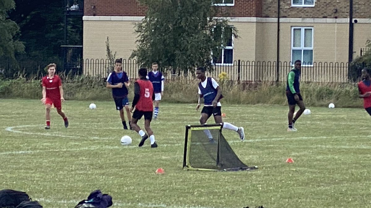 Great 1st session tonight delivered by Jamie and Steve - Locky and I went to support the guys and the quality was very encouraging for trial #1 - 2 more exciting sessions still to come! ⚽️📚

🚨 👏🏻👏🏻 #RoversTogether 🚨